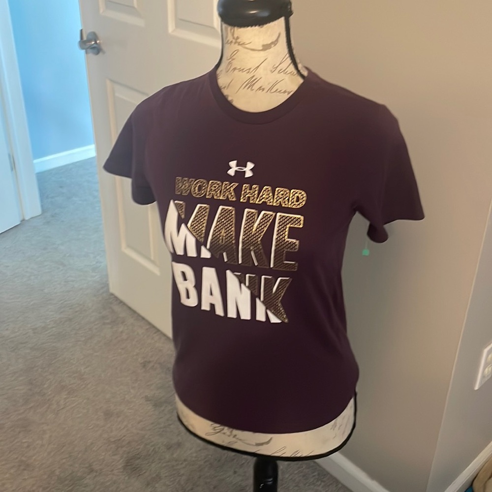 Underarmour youth medium top
